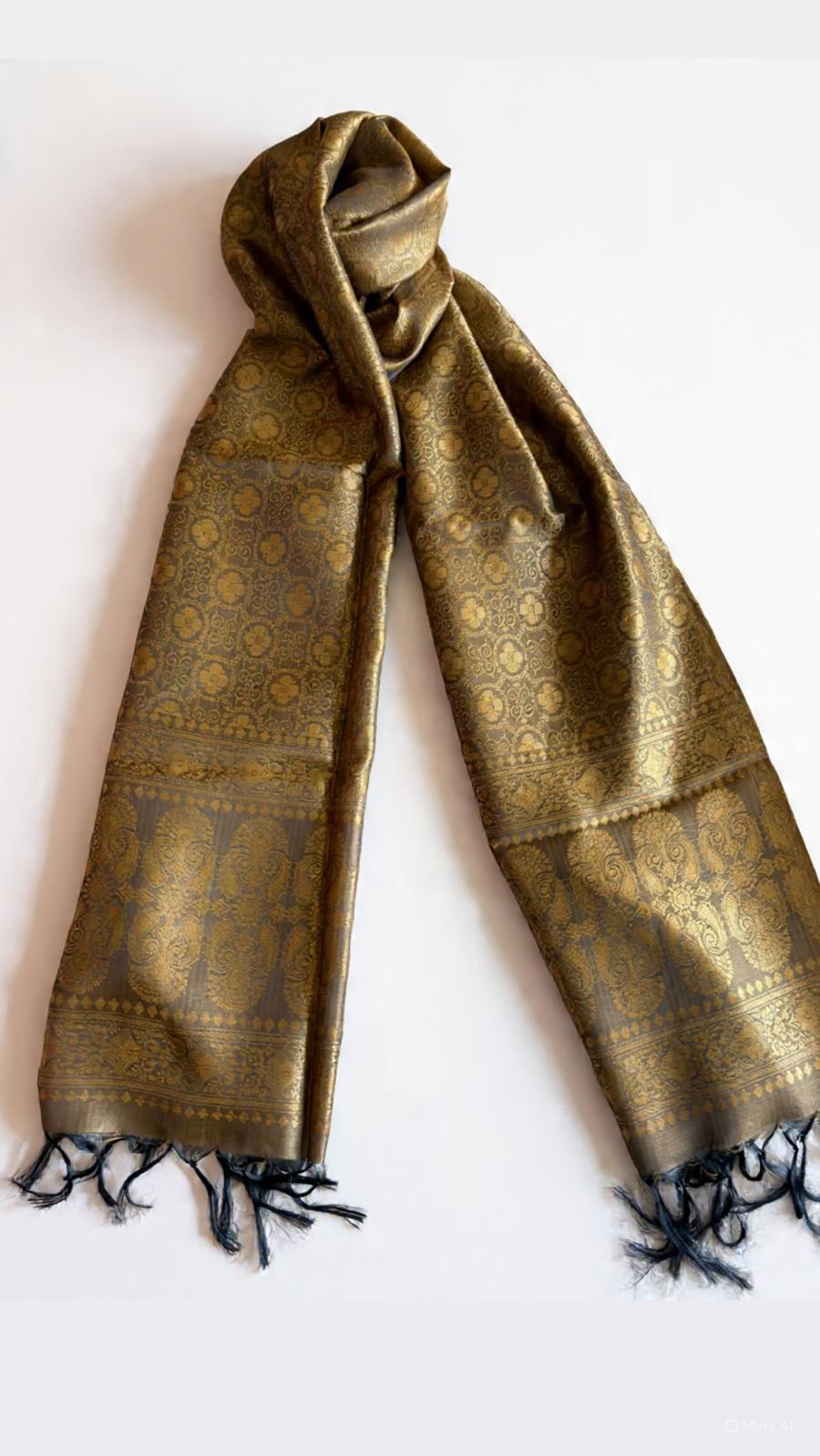 Soie Benarasi — Handwoven Silk Scarf